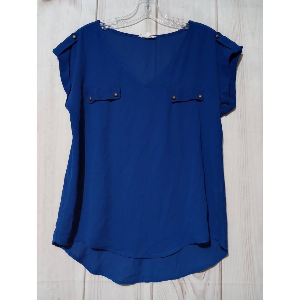Mine Shirt Ladies Medium‎ Blue Sheer Capped Sleeve Light Weight V-Neck Satin